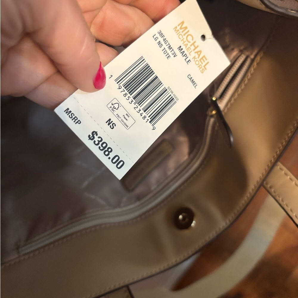 Michael Kors $398 Large Maple/Camel tote - Picture 9 of 10